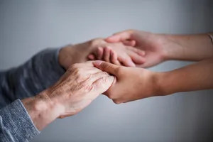 closeup-of-a-support-hands_large Eine Demenzerkrankung durchdringt alle Lebensbereiche. Sie kann nur gemeinsam gemeistert werden.