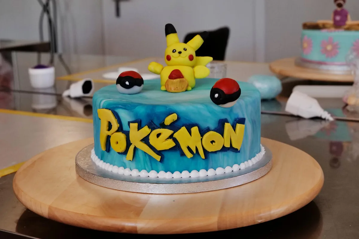 Bei der Kuchengestaltung mit Fondant sind der Fantasie keine Grenzen gesetzt.