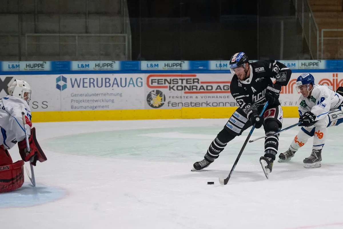 sport_20221015_eishockey_wetzikon-pikes_oberthurgau_pif-12 Timon Vesely schoss Wetzikon spät zum Sieg.