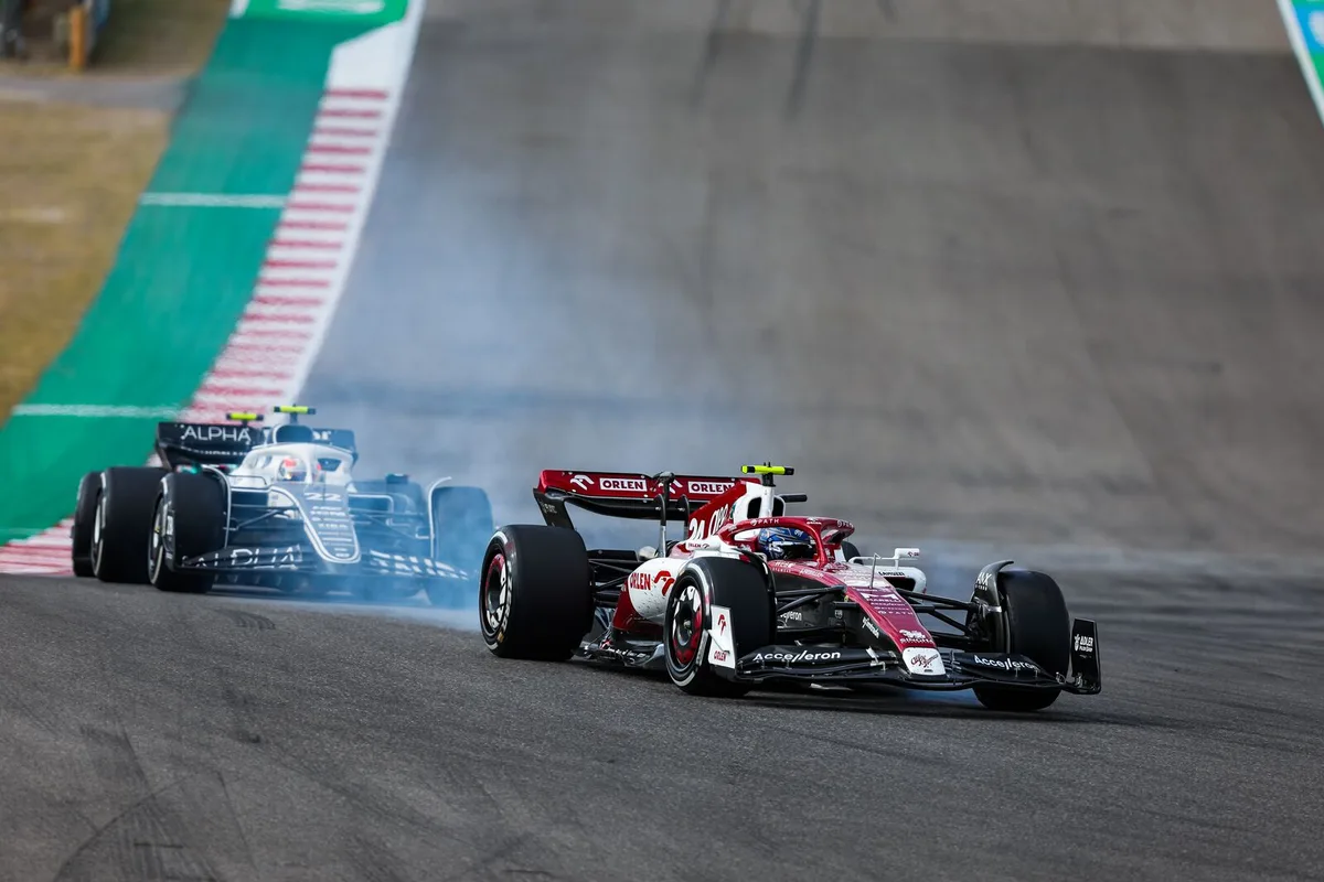 large-2022_united_states_grand_prix_-_sunday Couragiert, aber punktelos: Zhou Guanyu (vorne) im Duell mit Yuki Tsunoda.