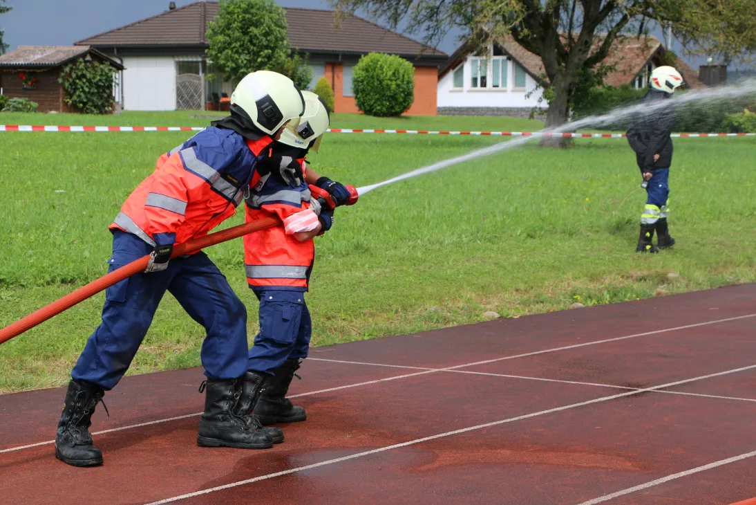 20_jfww_21_eh_img_5128 Bereits Teenager können eine Feuerwehrausbildung absolvieren und tragen so zur Nachwuchssicherung der Ortsfeuerwehren bei.