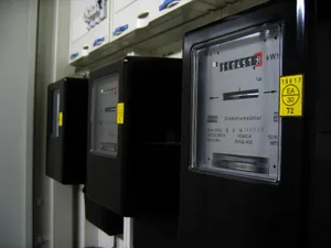 electricity-meter-gf2d3985ae_1920 Wer Strom nutzt, zahl für seine Nutzung in den Ökofonds der Energie Uster AG - das regelt eine neue Verordnung.
