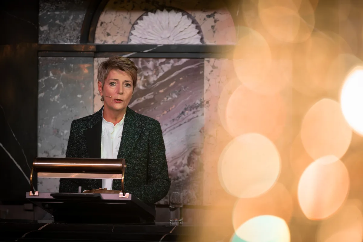 ustertag-karinkellersutter-crm-18 Die Vorsteherin des Eidgenössischen Justiz- und Polizeidepartements Karin Keller-Sutter war am Wochenende zu Gast in der Region., Die Bundesrätin hielt am Ustertag die Hauptrede ..., ... und appellierte an die Gesellschaft, nicht nur ihre Rechte einzufordern, sondern auch aktiv das Land mitzugestalten., Der Anlass wurde musikalisch passend durch die Kantorei Stäfa sowie die Stadtmusik Uster untermalt.