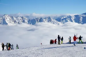 https-zueriost-ch-sites-default-files-media-2022-11-30-snow-3158964_1920-jpg Die Volketswiler Schüler müssen in diesem Jahr auf ihr Skilager verzichten.