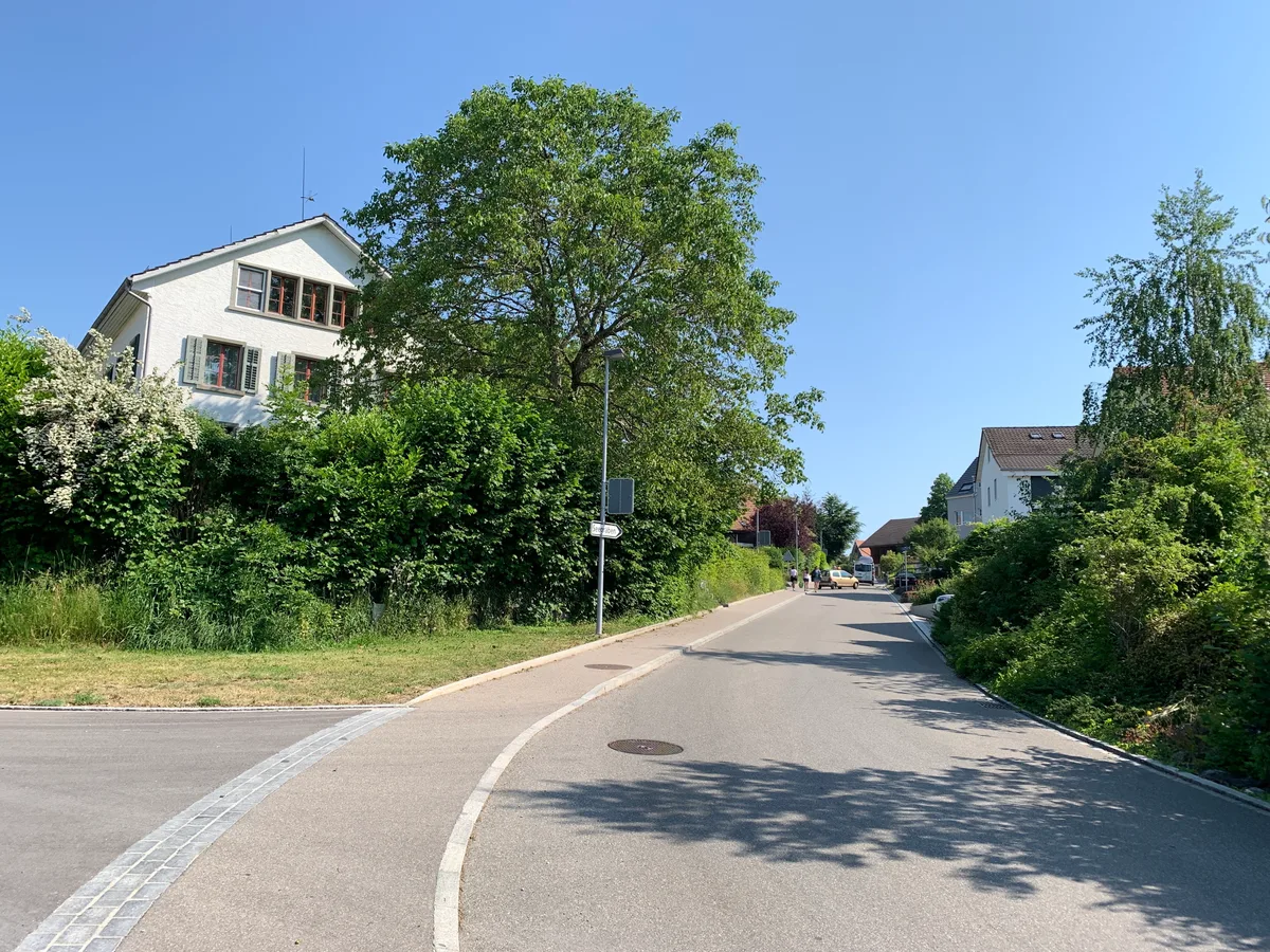 Aathalstrasse beim Kindergarten Seegräben.