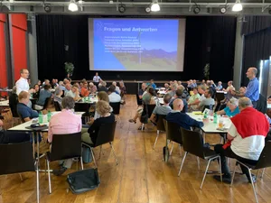 Feedbackveranstaltung für die Bevölkerung zur Windenergie mit Auftritt von Baudirektor Martin Neukom (Grüne) und Fachleuten am 7. September 2024 im Chesselhuus Pfäffikon Feedbackveranstaltung für die Bevölkerung zur Windenergie mit Auftritt von Baudirektor Martin Neukom (Grüne) und Fachleuten am 7. September 2024 im Chesselhuus Pfäffikon