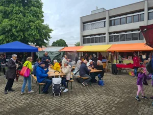 Impressionen vom Jubiläums-Dorf-Märt in Fällanden. Der Dorfverein Fällanden feierte am 1. Juni sein 50-jähriges Bestehen. Impressionen vom Jubiläums-Dorf-Märt in Fällanden. Der Dorfverein Fällanden feierte am 1. Juni sein 50-jähriges Bestehen.