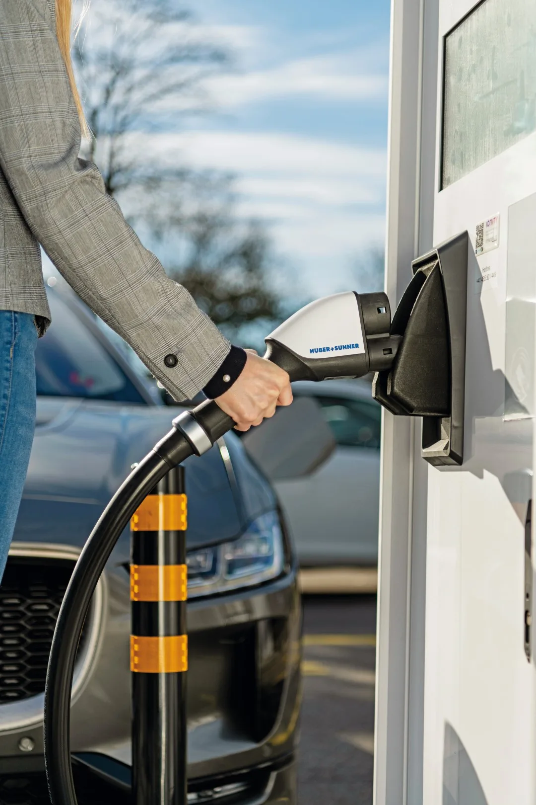 Ladekabel und andere Lösungen von Huber+Suhner (Pfäffikon) für Elektromobilität.