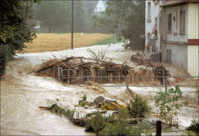 10. August 1984 Flut Überschwemmungen in Wetzikon Bahnhofstrasse, Ochsenplatz, Talhof Kempten,