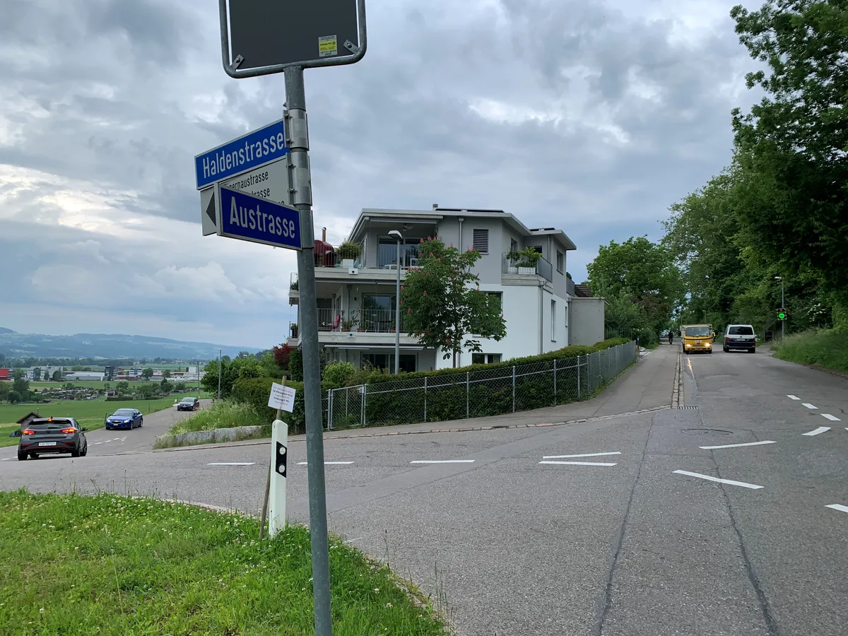 Die Ecke Haldenstrasse/Austrasse in Gossau ist eine der Schlüsselstellen des Schleichwegs. Haldenstrasse und Austrasse in Gossau.