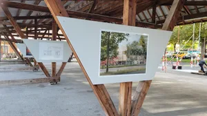 24409268-6 Bauvisiere beim Zeughaus Uster sowie Info-Tafeln zeigen Dimensionen des Neubauprojektes der Stadt Uster
