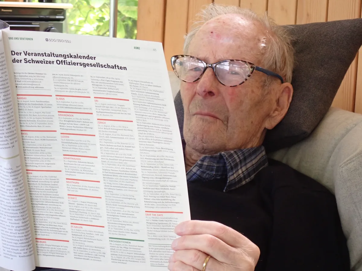 Der Seegräbner Jakob «Joggi» Streiff ist 100 Jahre alt und liest noch fleissig. 