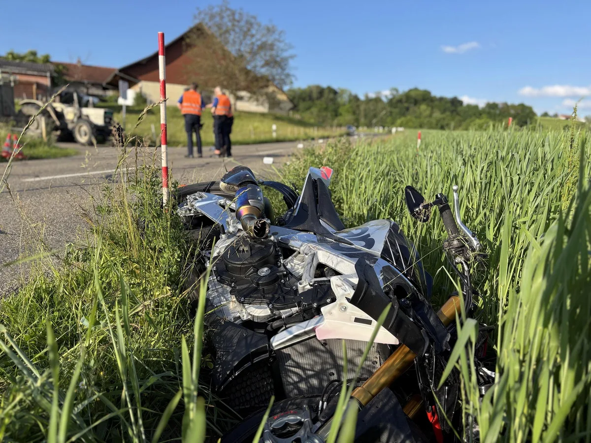 25697193-4 Aufgrund der Unfallaufnahme musste die Blindenholzstrasse für rund zweieinhalb Stunden gesperrt werden.