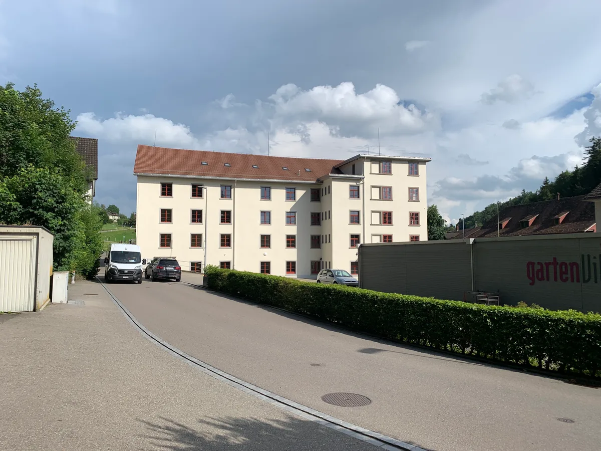 Das ehemalige Mädchenheim der Spinnerei Streiff im Zentrum von Aathal.