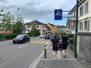 Andreas Kronenberg (SP) führt am 28. Mai 2026 auf einem Rundgang zur Richtplan-Abstimmung in Uster 20 Leute durchs historische Zentrum mit Schwerpunkt Zentralstrasse, Bahnhofstrasse, Brunnenstrasse, Themen sind vorab Mobilität und historisches Zentrum Andreas Kronenberg (SP) führt am 28. Mai 2026 auf einem Rundgang zur Richtplan-Abstimmung in Uster 20 Leute durchs historische Zentrum mit Schwerpunkt Zentralstrasse, Bahnhofstrasse, Brunnenstrasse, Themen sind vorab Mobilität und historisches Zentrum