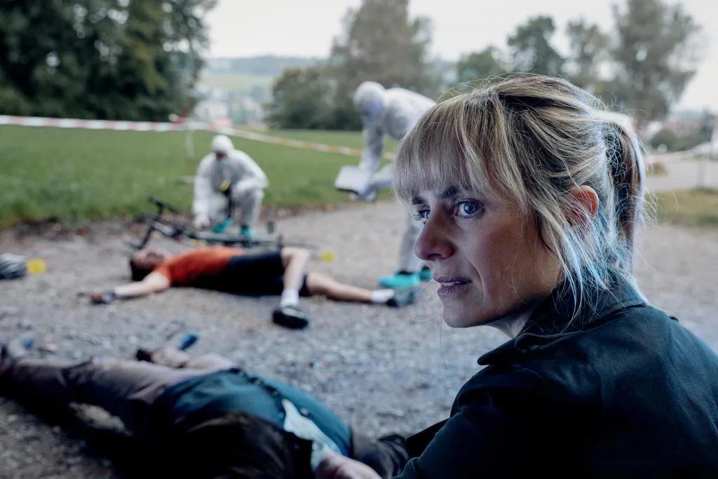 21754092-12 Tatort im Zürcher Oberland mit mit drei Toten: Anna Pieri Zuercher als Kommissarin Isabelle Grandjean.