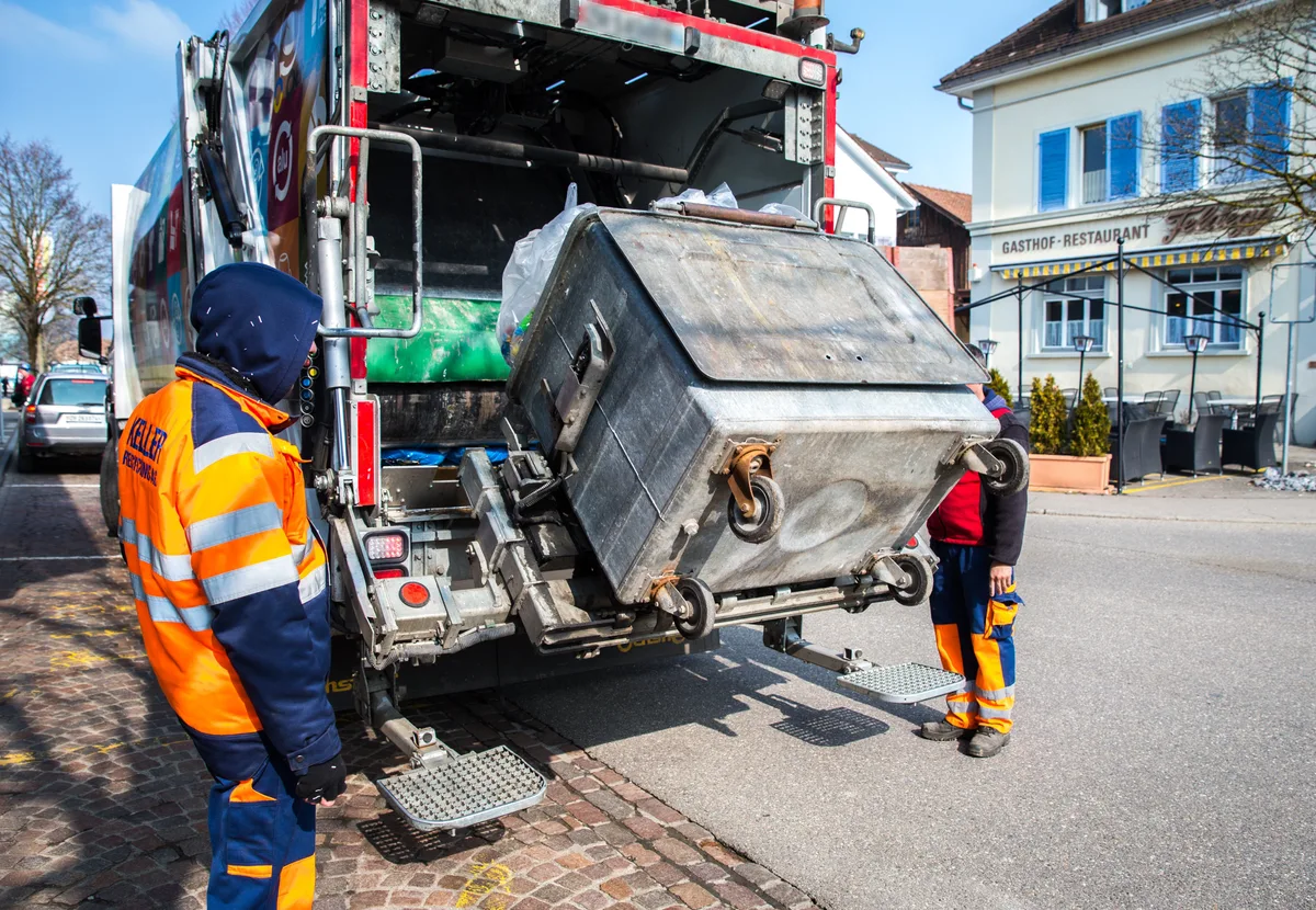 14032857-8 In Hinwil kostet die Abfallentsorgung ab dem neuen Jahr mehr. (Symbol)