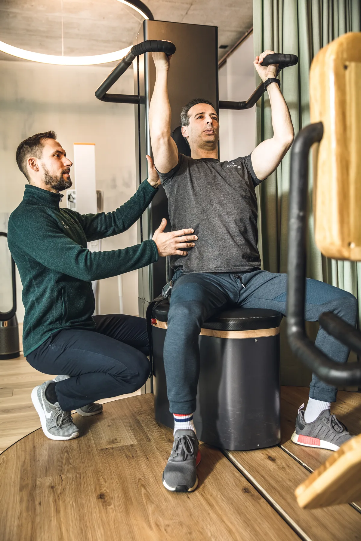 Man sieht ein Mann beim Training bei Aurum.