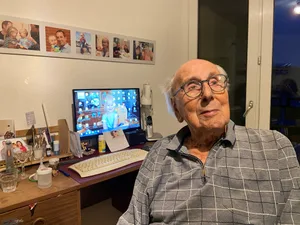 Arnold Honegger wird im nächsten Jahr 107 Jahre alt, damit ist er der älteste Schweizer. Arnold Honegger wird im nächsten Jahr 107 Jahre alt, damit ist er der älteste Schweizer.