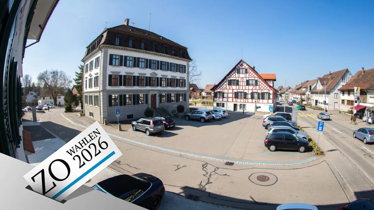 Gemeindehaus mit ZO-Wahlen-Logo davor. Gemeindehaus mit ZO-Wahlen-Logo davor.
