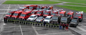30787554-2 Eine grosse Truppe: ein Teil der Fahrzeuge und des Teams der B+F VBS ALC-Hinwil.