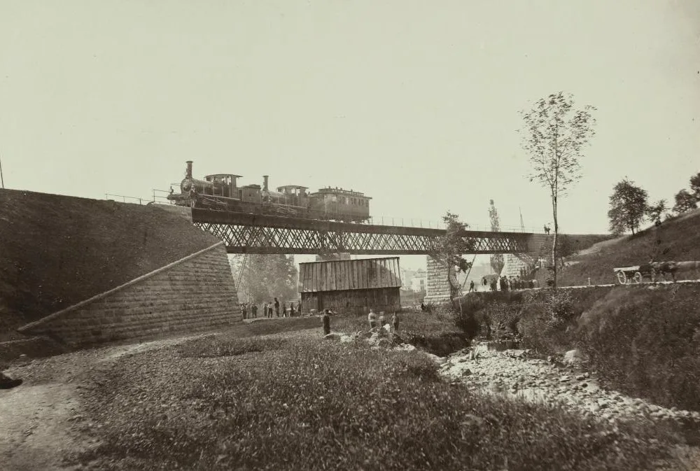 Vor der Inbetriebnahme wurde die längste Brücke der Kempttalbahn geprüft: Hier wurde 1875 die Wildbachbrücke bei Wetzikon belastet.