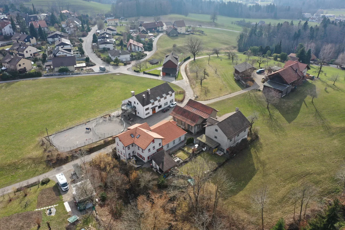 Blick auf das «Webschifflerei»-Areal am Rand von Wernetshausen.