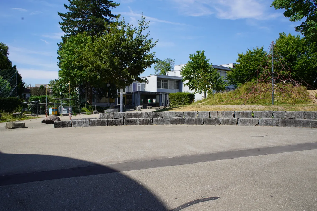 Pausenplatz der Primarschule Bühl. 