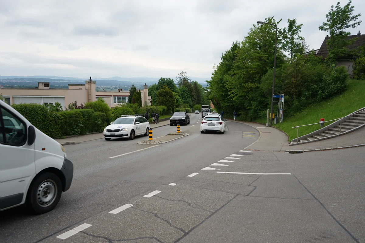 Auf dem Abschnitt zwischen Brandholzweg und Sternenkreisel wird Tempo 30 eingeführt. Auf dem Abschnitt zwischen Brandholzweg und Sternenkreisel wird Tempo 30 eingeführt.