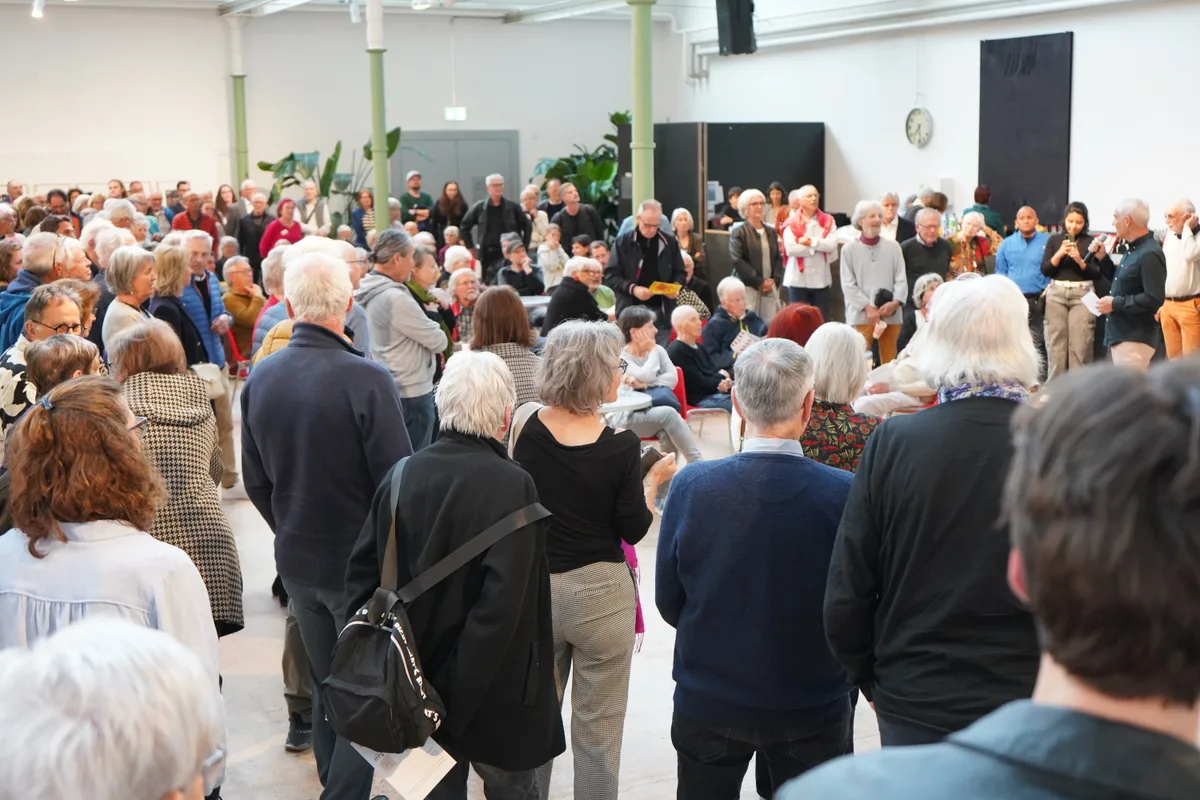 Reges Interesse an der Vernissage in der Zwicky-Fabrik.