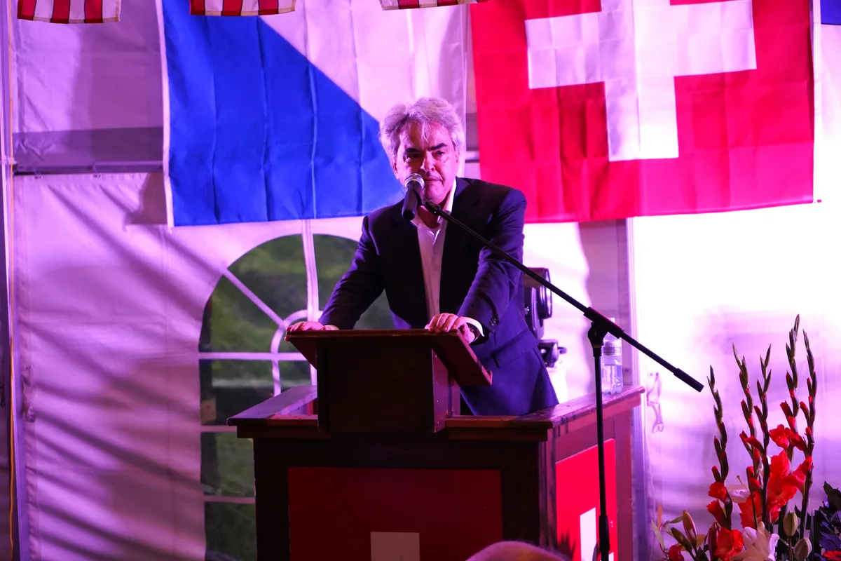 Matthias Ackeret bezog sich in seiner Rede immer wieder auf Dübendorf.