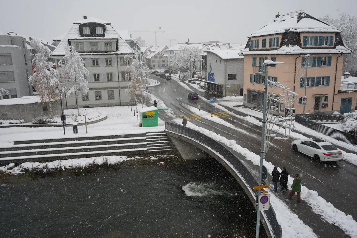 Auch in Dübendorf hat es am Samstag, 2. 12 2023 geschneit