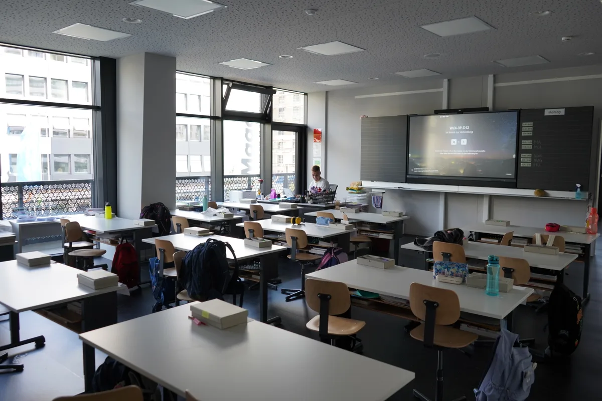 Ein Klassenzimmer.