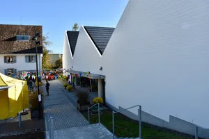 Besucherinnen und Besucher gefällt das Raumkonzept, einige rümpften wegen der markanten Fassade die Nase. Besucherinnen und Besucher gefällt das Raumkonzept, einige rümpften wegen der markanten Fassade die Nase.
