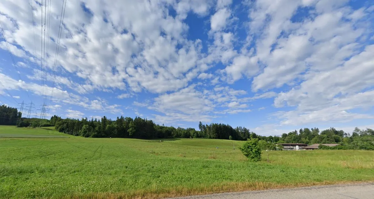 Blick von der Furtstasse bei Hittnau Richtung Camping und Fuchsbüel; das ist Gebiet mit Status «Zwischenergebnis» als Windpotenzialgebiet.