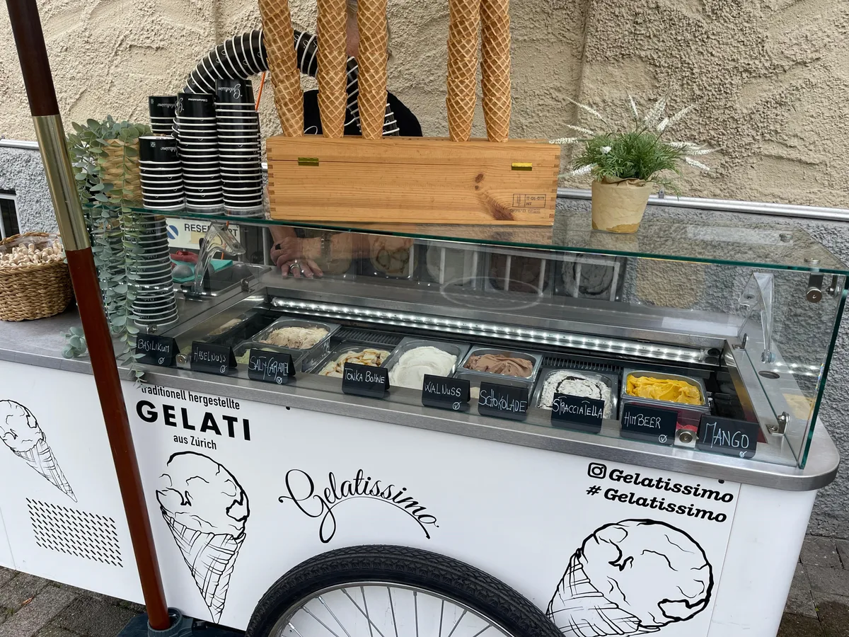 Ein Glacewagen der Hinteregger Glacemanufaktur Gelatissimo.