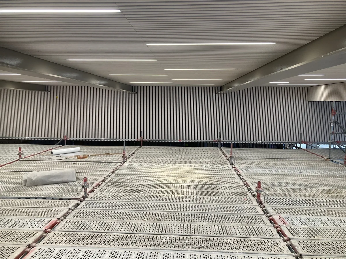 Neue Decke Schwimmhalle vom Hallenbad Bauma. Neue Decke Schwimmhalle vom Hallenbad Bauma.