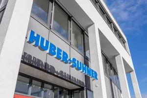 Kabelhersteller Huber+Suhner in Pfäffikon. Pressebilder. Kabelhersteller Huber+Suhner in Pfäffikon. Pressebilder.