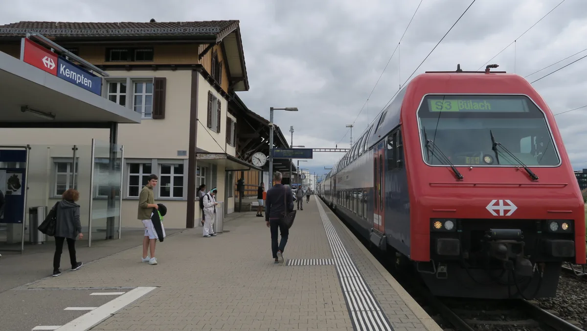 Ist die Verspätung laut SBB zu gross, gilt für die S3 in Richtung Wetzikon die Endstation in Kempten.