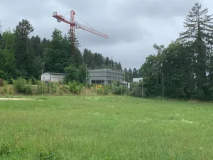 12812720-1 Gebiet Letzacher in Fällanden
Möglicher Standort für Asylunterkunft mit Containern