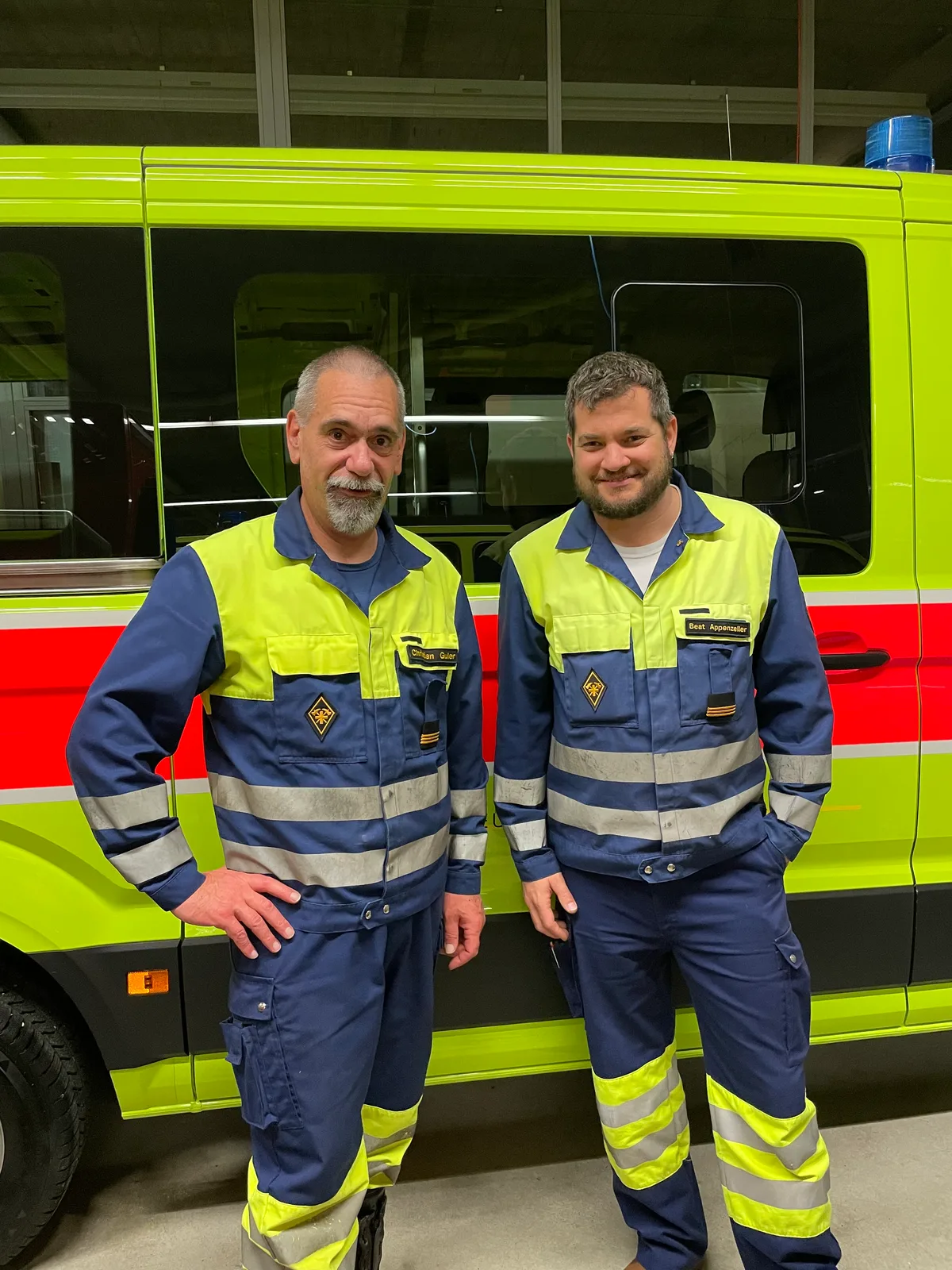 Links: Der abtretende Kommandant Christian Guler und rechts:  der neue Kommandant Beat Appenzeller.
