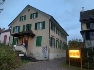 31290031-7 Das Fällander Jugendhaus ist seit 2023 im Eigentum der Politischen Gemeinde. Seitdem die Gemeinde der Kirche das Gebäude abgekauft hat, haben die Jugendlichen mehr Platz.