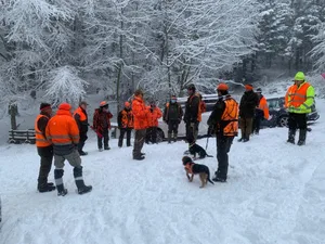 Reto Hufschmid, Wolfhausen, Präsident Verband Jagd Zürich, dazu Aufnahmen der Jagdgesellschaft Hinwil in der Jagdhütte, bei Hegearbeiten sowie bei der Instruktion der Treiber an einer Bewegungsjagd Gesellschaftsjagd Reto Hufschmid, Wolfhausen, Präsident Verband Jagd Zürich, dazu Aufnahmen der Jagdgesellschaft Hinwil in der Jagdhütte, bei Hegearbeiten sowie bei der Instruktion der Treiber an einer Bewegungsjagd Gesellschaftsjagd