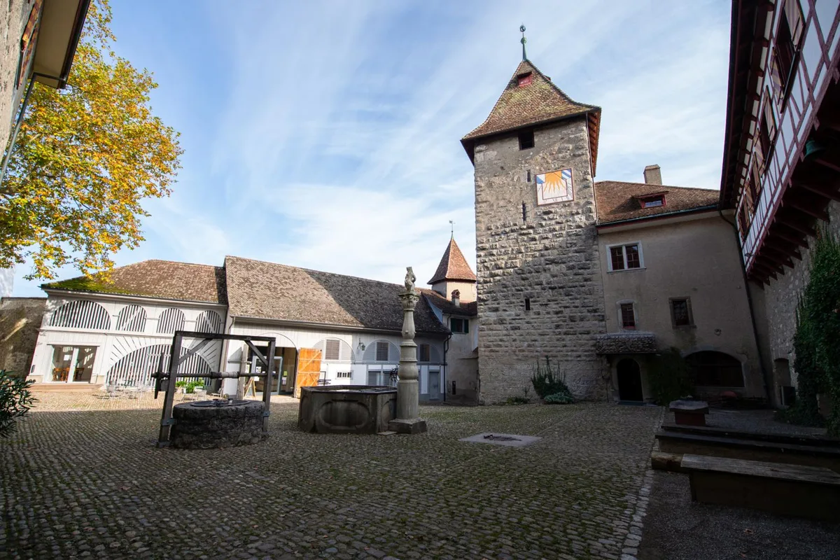 Die Lesung findet in der Kyburg, dem Originalschauplatz der Geschichte, statt. (Archiv) Burggebäude von aussen.