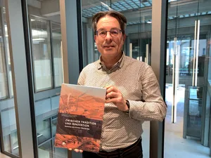 13483412-4 Anfang 2025 erscheint das erste umfassende Buch zur Geschichte des Zürcher Oberlandes; im Bild: Mitautor Peter Niederhäuser