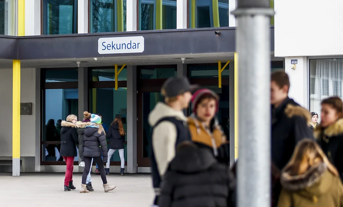 Das Schulhaus Sekundar ist eines von zweien in Fehraltorf, die nicht mehr den heutigen Anforderungen entsprechen. (Archiv) 