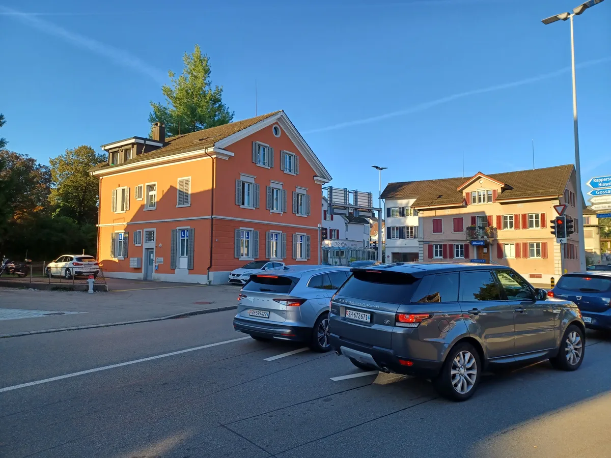 RZO-Haus in der Nähe des Bahnhofs Wetzikon