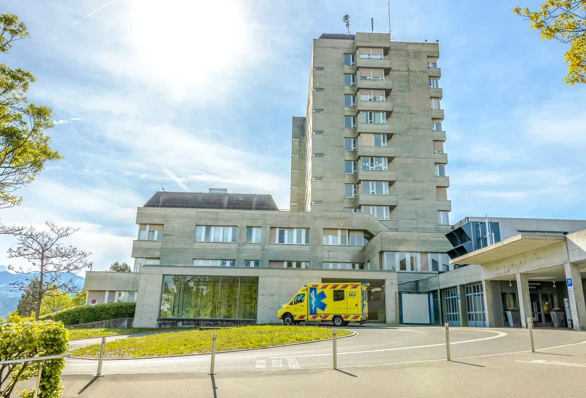 Der Rettungsdienst Regio 144 AG bringt die meisten seiner Patienten nach Wetzikon – ein Konkurs des Spitals hätte deshalb Folgen auf mehreren Ebenen. Der Rettungsdienst Regio 144 AG bringt die meisten seiner Patienten nach Wetzikon – ein Konkurs des Spitals hätte deshalb Folgen auf mehreren Ebenen.