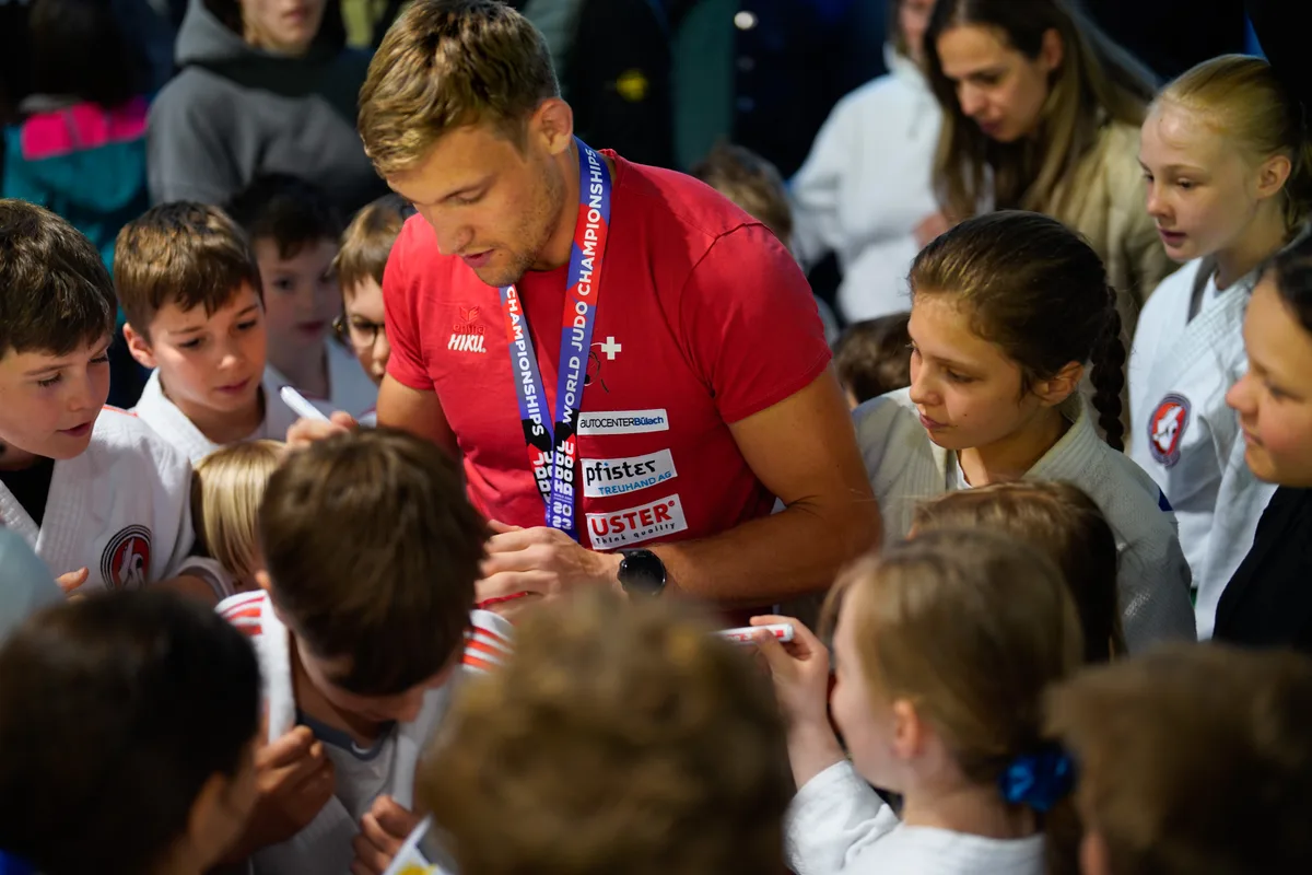 Empfang des Judo Weltmeisters Nils Stump am Flughafen Zürich