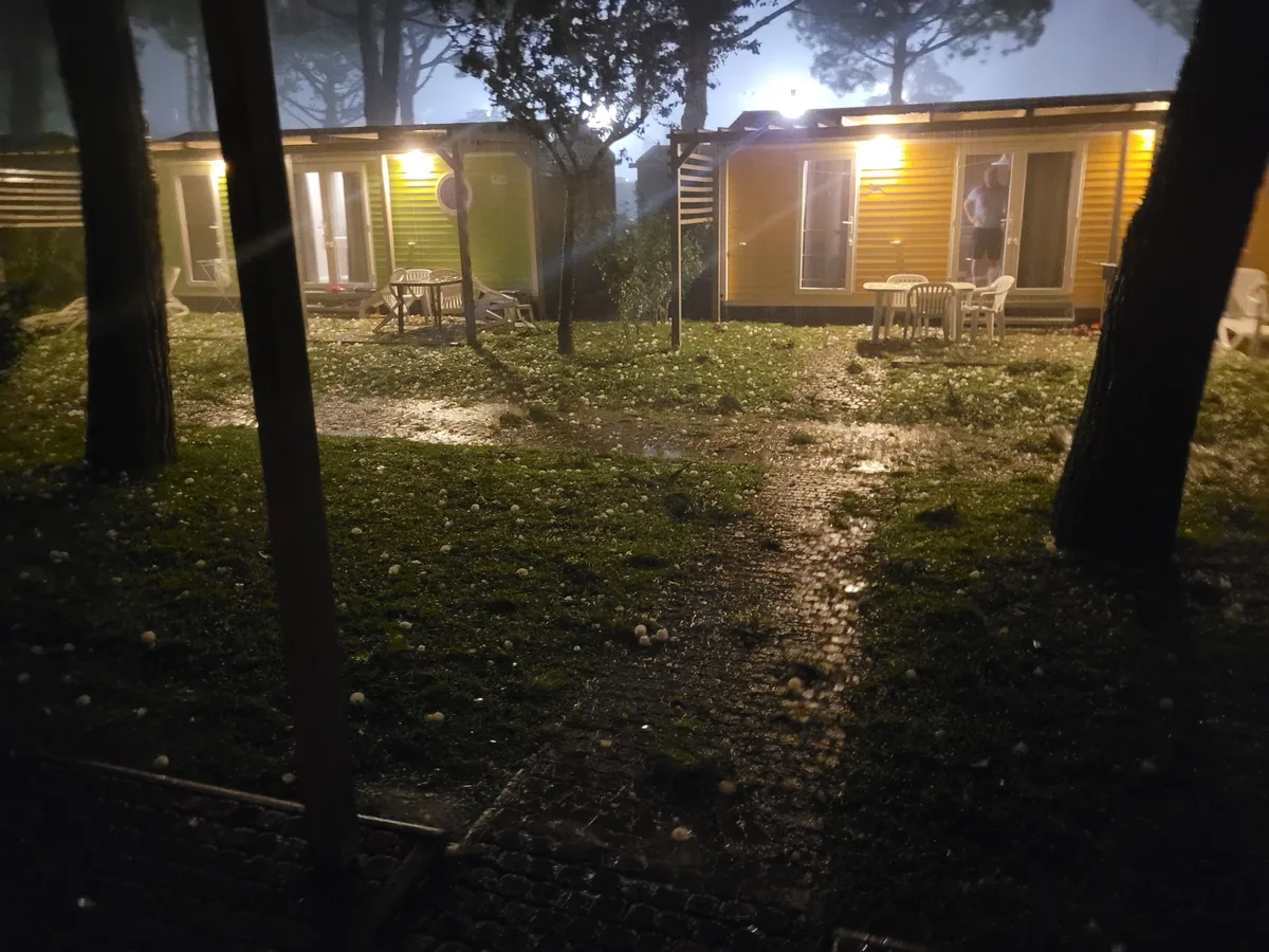 Schäden nach einem heftigen Hagelsturm am Gardasee im Juli 2023.